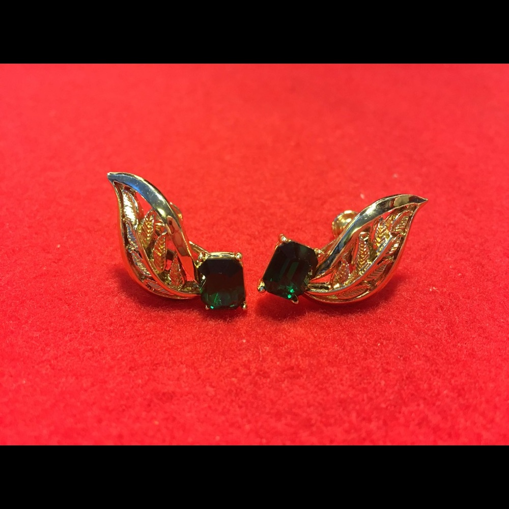 Vintage Coro Green Rhinestone Earrings Screwback NH‎